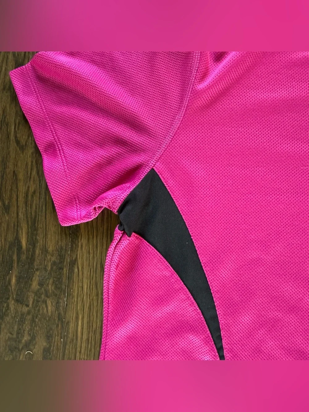 Nike women’s Pink & Black V-Neck Performance Tee size S